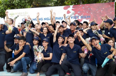 Team building 20-10 tại biển Nhũ Tiên