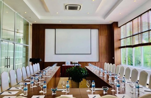 COSTA BOARDROOM